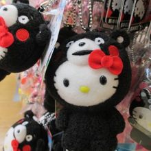 1個で2度おいしい　キティちゃんのクマもん着ぐるみバージョン