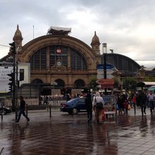 地下にあるカフェのソーセージがおいしかった。