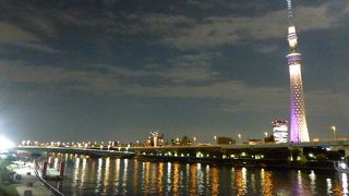 日が落ちてからの散歩も気持ちが良いです