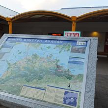 建物入り口にある香川県の観光案内地図