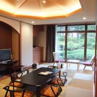 和室スィートルームの居間のワンショット