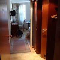 部屋は新しくてきれいで収納も豊富