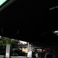 食事なしで予約したが、目の前のスタンドで軽食を購入