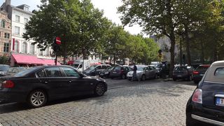 皆さんが美しい広場だと口コミで書いていますが、駐車場でした(?_?)