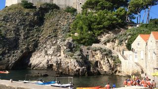 城壁の外側にある要塞