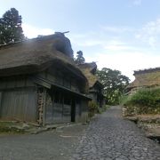 藁葺き屋根の家の残る板取宿