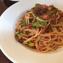 たことブロッコリーのトマトパスタ