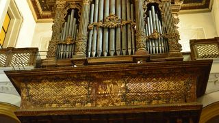 ガイドブックなどにあまり紹介ない教会ですが見所満載です。