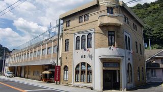 宮内庁御用達の深川製磁