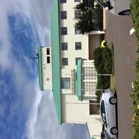 入り口前の駐車場は、常連客か障害者同伴が優先なよう。