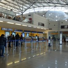 プンタ・アレーナス国際空港内部。出来たばかりのようにピカピカ