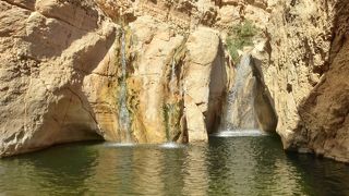 タメルザオアシスのグランド カスカド (大滝)