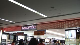 出国ゲートを通ると買物天国！