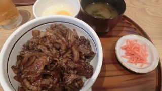 伊勢神宮外宮の目の前にある豚捨