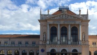 どっしりとした立派な外観