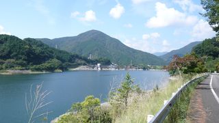 千代の沢展望台から臨みましょう。周辺のガイド施設も充実。