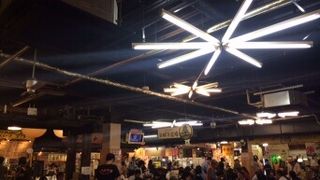 想像とは別世界の「ひろめ市場」