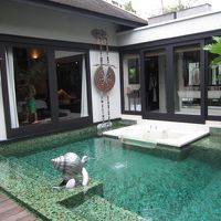 プール側から見た客室