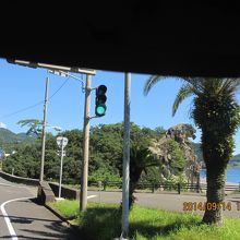 右側の方が獅子の顔に見えるでしょ？