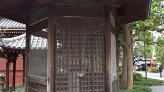 江戸時代は、花川戸の入り口に建てられていたそうです