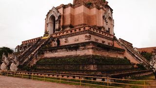 チェンマイ市内の寺院の中では一番見ごたえあり