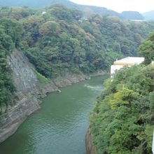 ダムからの光景