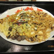 食感抜群のぼっかけオム焼きそば