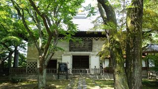 歩いていくにはちょっと遠いので