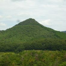 ３７４ｍの低山ですが富士に似て美しい山です。