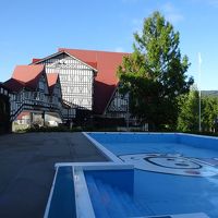 夏は様々なプールが子どもたちの歓声で賑わうようです。