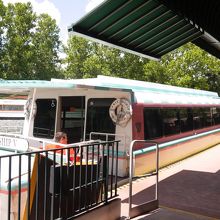 ハリウッドスタジオへはボートで移動