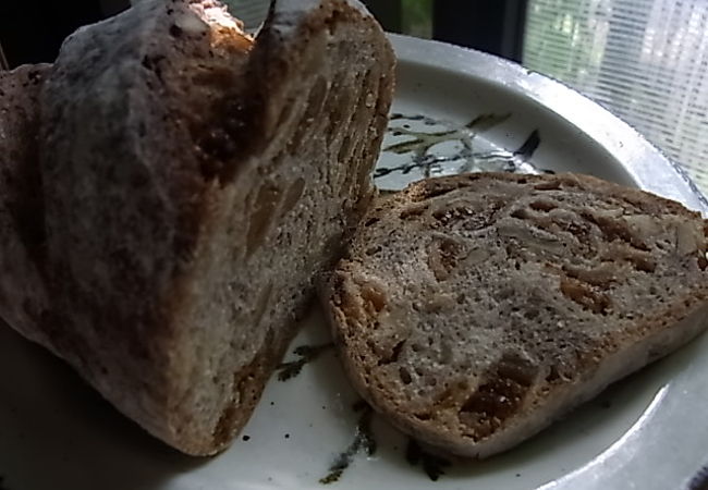 味わいのあるパン