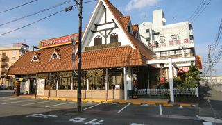 チキン南蛮の一番の有名店。宮崎中心部には２店。車の方はこちらへ。
