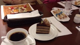 青山の落ち着いたカフェ