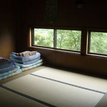 お部屋は明るくて清潔です