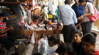 ガイドブックには載っていないが、庶民的で楽しいデリーの市場街