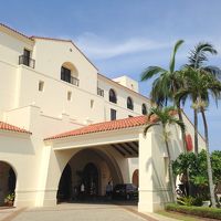 地中海ヨーロピアン調の建物がお出迎え