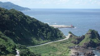 禄剛崎の少し西側のある展望台。日本海がよく見える。