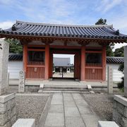 古墳の石棺が境内にあるお寺♪