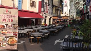 作られた屋台街