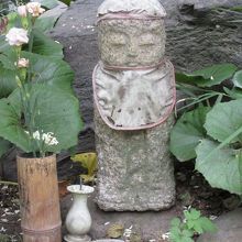 境内散策すれば・・見つけ