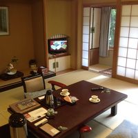 落ち着いた、とても清潔なお部屋