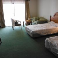 お部屋は広めです