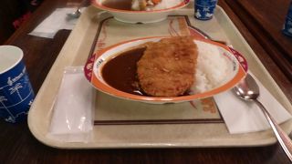 ハングリーベアレストランのポークカツカレー