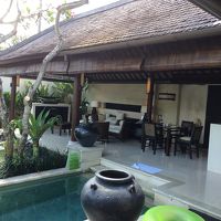 バリの青空とともに