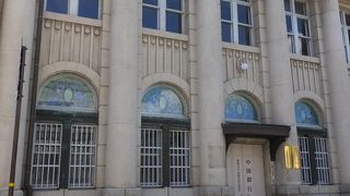 観龍寺の石段の上からよく見えます