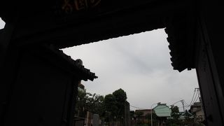 門をくぐってから奥行きがありました