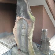 目黒川沿いにある日蓮宗の寺です。