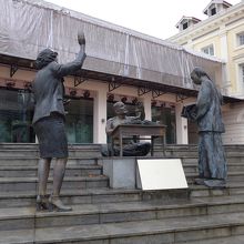 博物館周辺のアート