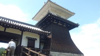 岩村城への登り口　ふるさと創生資金で復元されたそうです